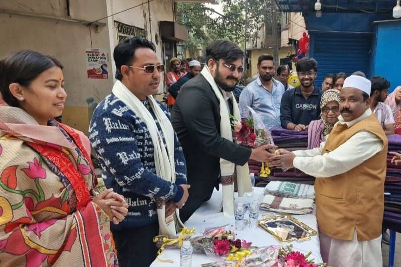 Guests and organisers at a community distribution camp in Jamshedpur.